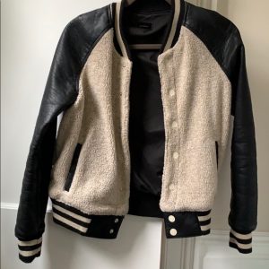 Atypical S4 E3 Izzie Sherpa Bomber Jacket